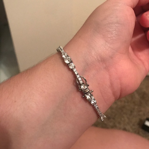 Diamond bracelet! - Picture 3 of 4